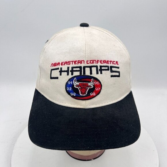STARTER Other - NBA Eastern Conference Chicago Bulls Starter White Black Snapback Hat